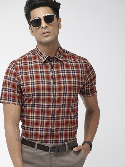 

Indian Terrain Men Maroon & Navy Blue Slim Fit Checked Smart Casual Shirt