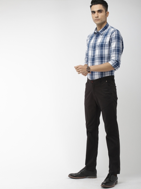 

Indian Terrain Men White & Blue Slim Fit Checked Casual Shirt