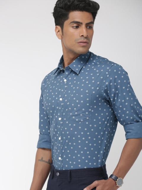 

Indian Terrain Men Blue & White Slim Fit Printed Smart Casual Shirt