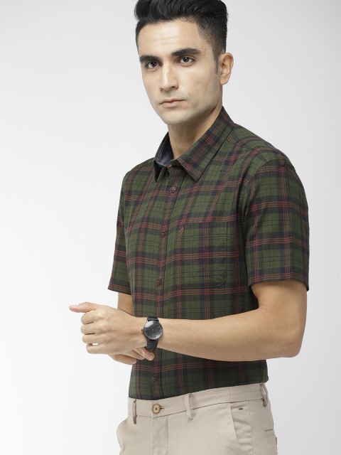 

Indian Terrain Men Green & Black Slim Fit Checked Casual Shirt