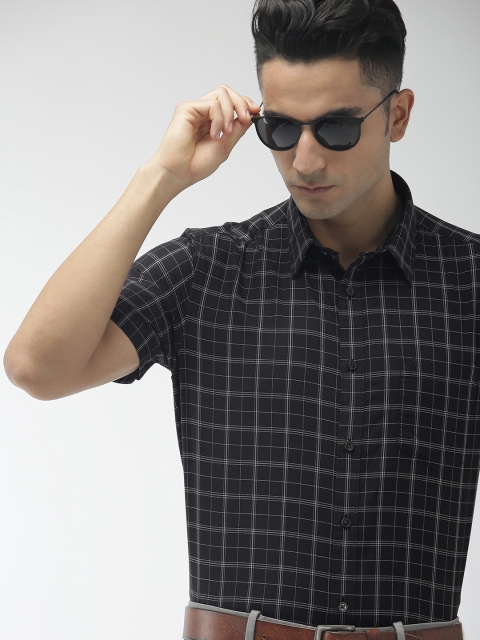 

Indian Terrain Men Black & White Slim Fit Checked Smart Casual Shirt