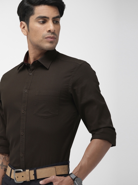 

Indian Terrain Men Coffee Brown Slim Fit Solid Smart Casual Shirt