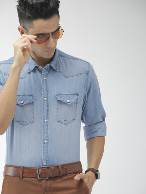 

Indian Terrain Men Blue Slim Fit Chambray Faded Casual Shirt