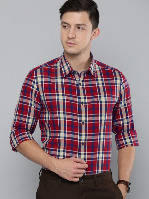 

Indian Terrain Men Red & Blue Regular Fit Checked Casual Shirt