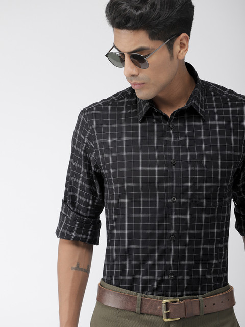 

Indian Terrain Men Black & White Slim Fit Checked Smart Casual Shirt