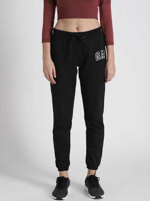 

GAP Women's Logo Joggers, Black