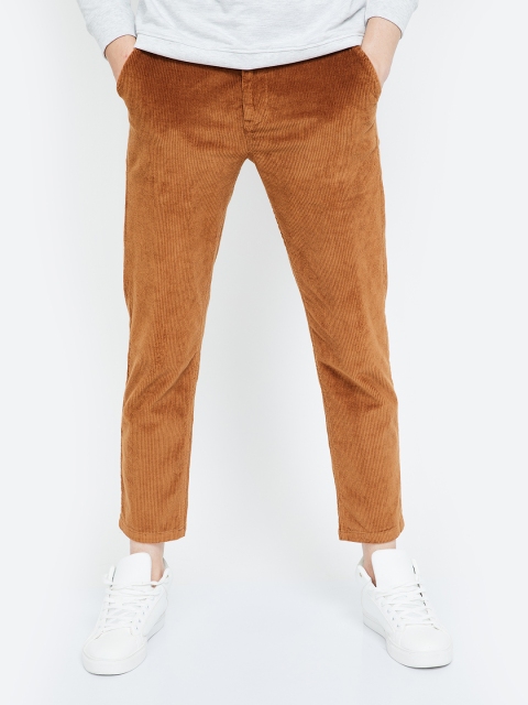 

Bossini Men Tan Brown Tapered Fit Solid Regular Trousers