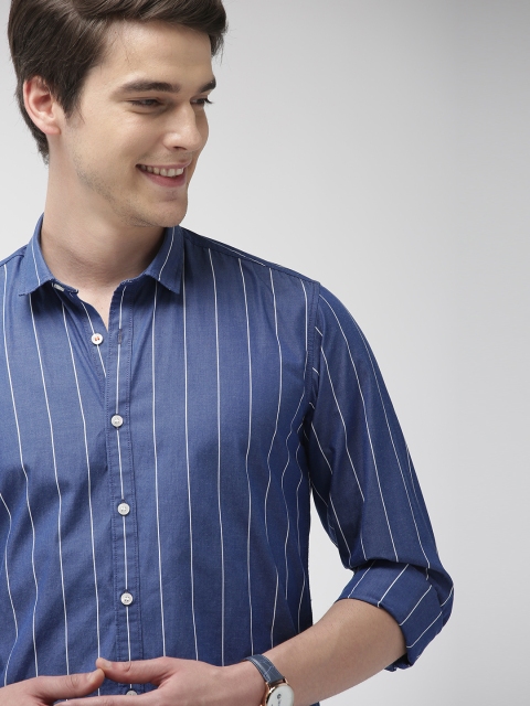 

Mast & Harbour Men Blue & White Regular Fit Striped Casual Shirt