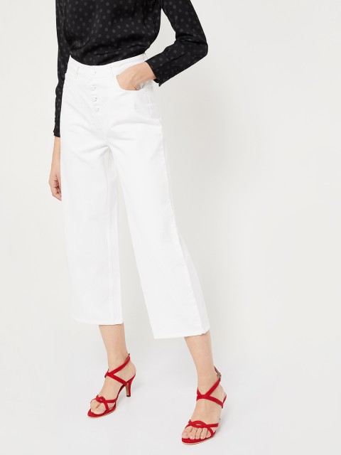 

Ginger by Lifestyle Women Off-White Flared Mid-Rise Clean Look Jeans