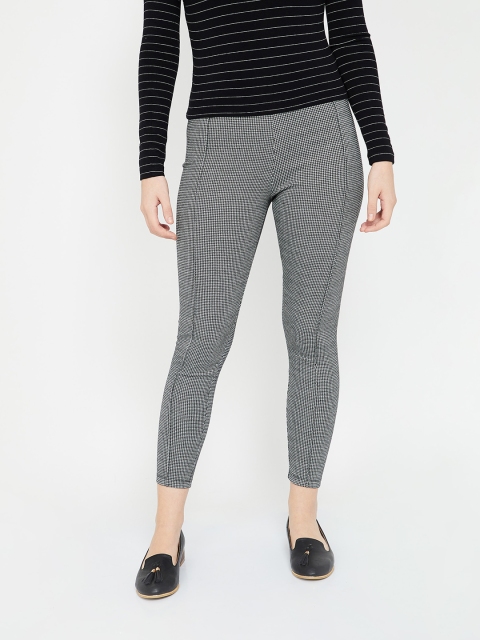 

Ginger by Lifestyle Women Off-White Skinny Fit Printed Regular Trousers