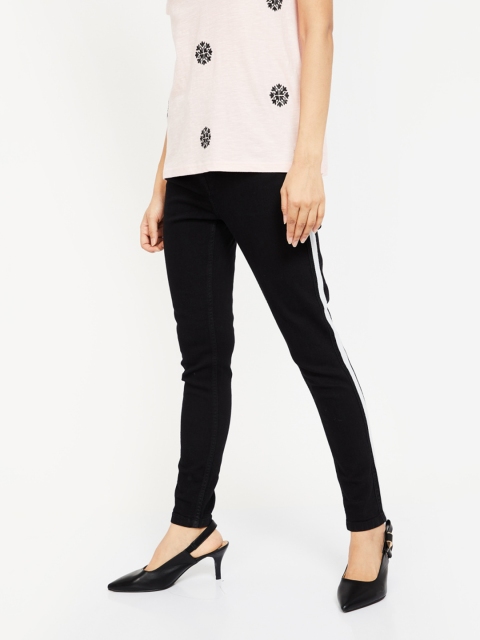 

Ginger by Lifestyle Women Black Straight Fit Mid-Rise Clean Look Jeans