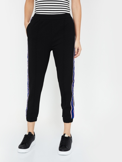 

Ginger by Lifestyle Women Black Regular Fit Knitted Solid Regular Trousers