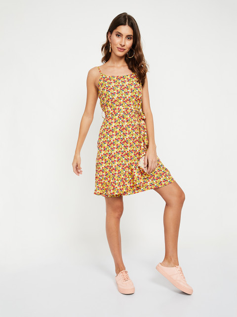 

Ginger by Lifestyle Women Printed Yellow Blouson Dress