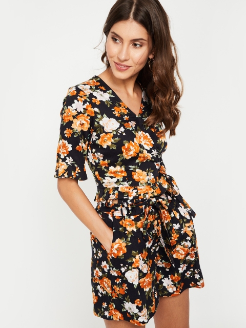 

Ginger by Lifestyle Women Black & Orange Printed Wrap Top