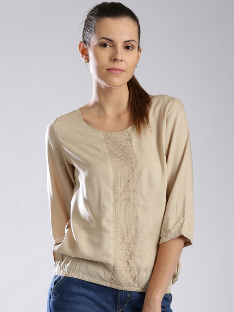 

W Off-Beige Top with Pintucks