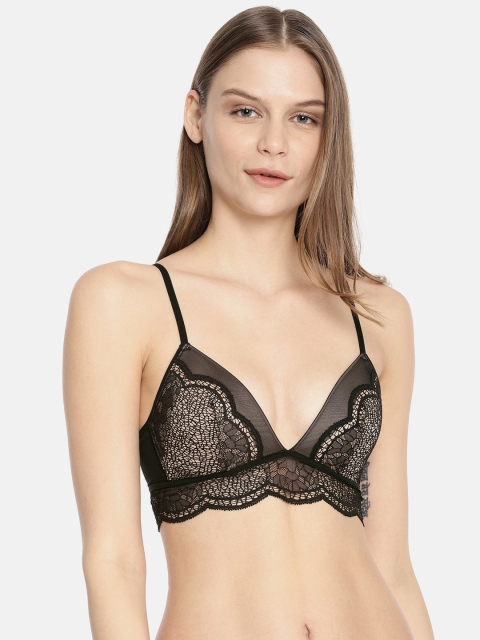 

Calvin Klein Underwear Black & Beige Lace Non-Wired Lightly Padded Plunge Bra QF4726AD001