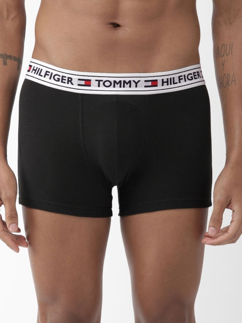 

Tommy Hilfiger Men Black Solid Trunks A9AB4119
