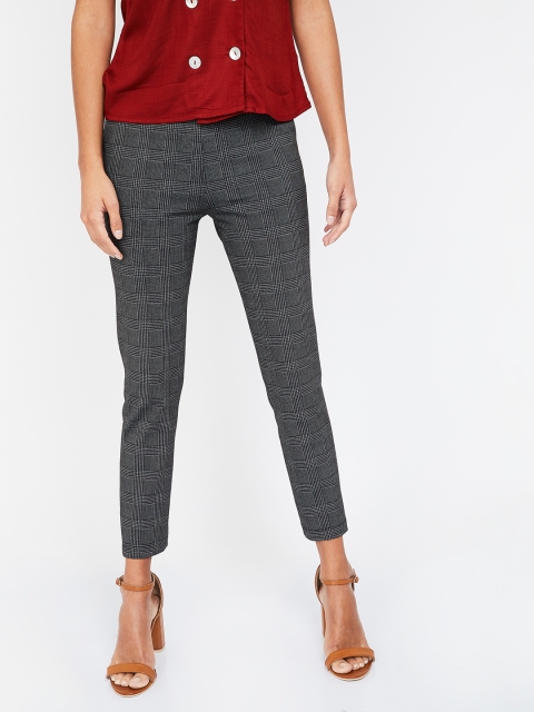 

CODE by Lifestyle Women Grey Regular Fit Checked Regular Cropped Trousers