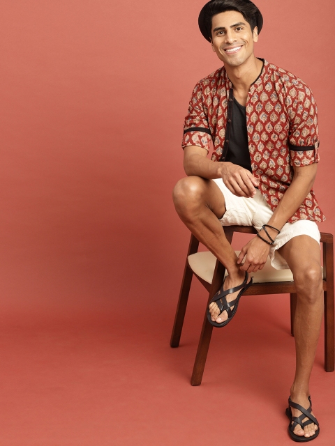 

Taavi Men Red & Beige Kalamkari Block Printed Regular Fit Sustainable Shirt with Roll-Up Sleeves