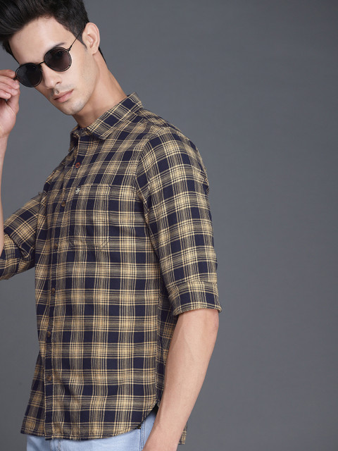 

WROGN Men Beige & Navy Blue Slim Fit Checked Casual Shirt