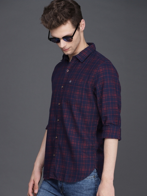 

WROGN Men Navy Blue & Red Slim Fit Checked Casual Shirt