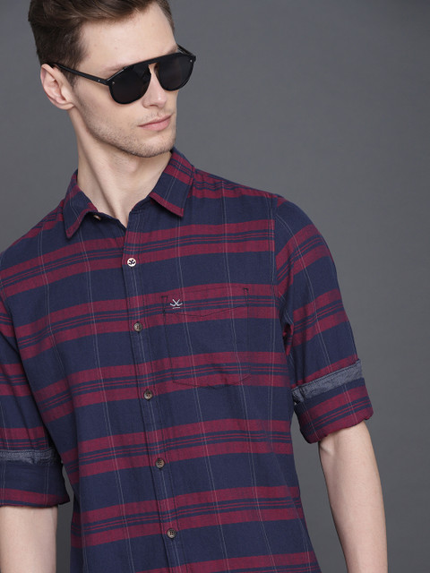 

WROGN Men Navy Blue & Red Slim Fit Checked Casual Shirt