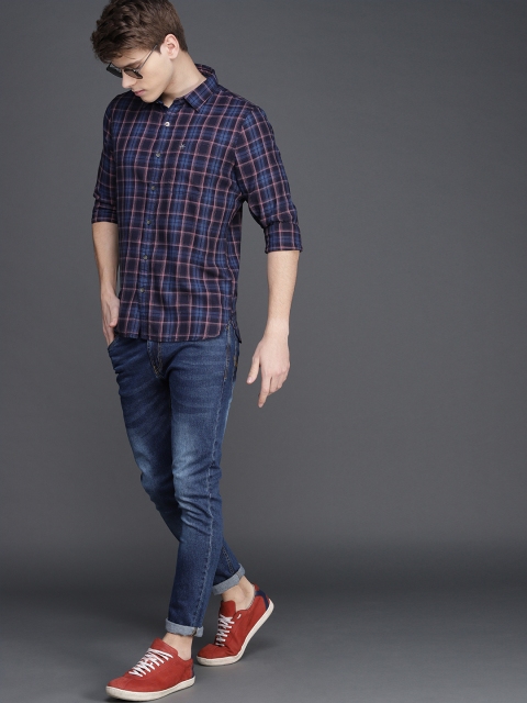 

WROGN Men Navy Blue & Pink Slim Fit Checked Casual Shirt