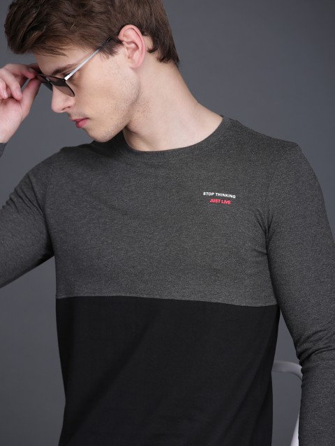 

WROGN Men Charcoal Grey & Black Colourblocked Round Neck T-shirt