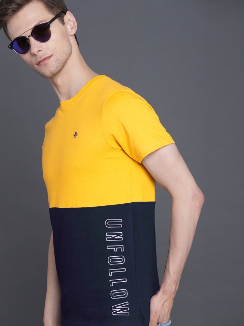 

WROGN Men Yellow & Navy Blue Colourblock Round Neck T-shirt