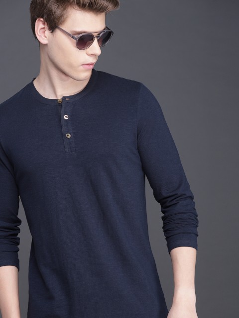 

WROGN Men Navy Blue Solid Slim Fit Henley Neck T-shirt