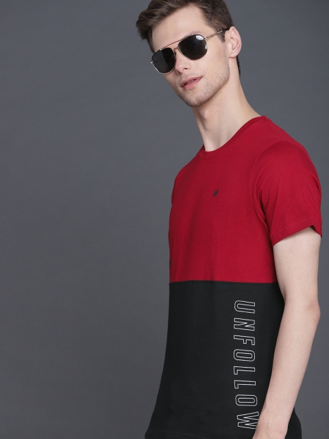 

WROGN Men Red & Black Colourblocked Round Neck T-shirt