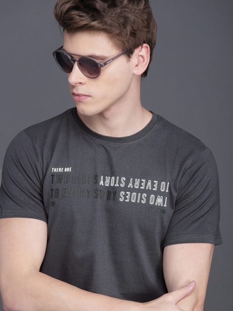 Men Charcoal Grey Printed Slim Fit Round Neck Pure Cotton T-shirt