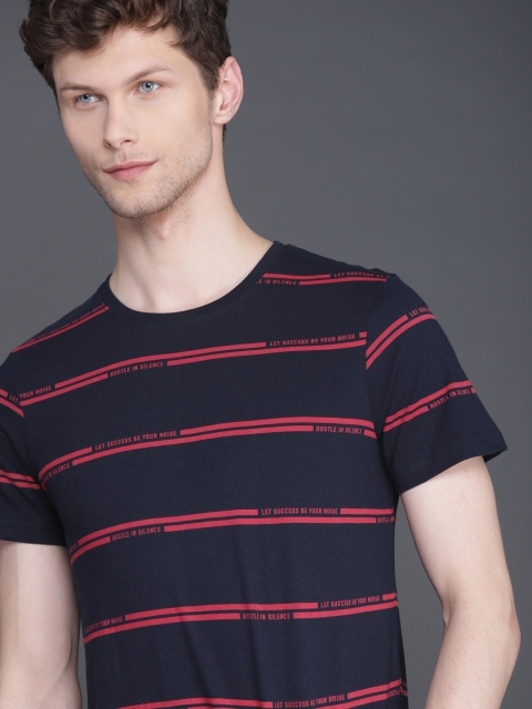 

WROGN Men Navy Blue & Red Striped Slim Fit Round Neck T-shirt
