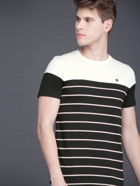 

WROGN Men Black Striped Round Neck T-shirt