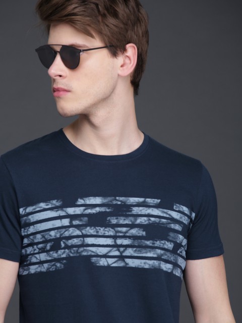 

WROGN Men Navy Striped Round Neck Slim Fit T-shirt, Navy blue
