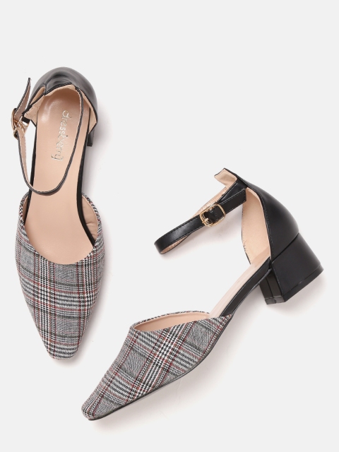 

DressBerry Women Black & White Printed Pumps