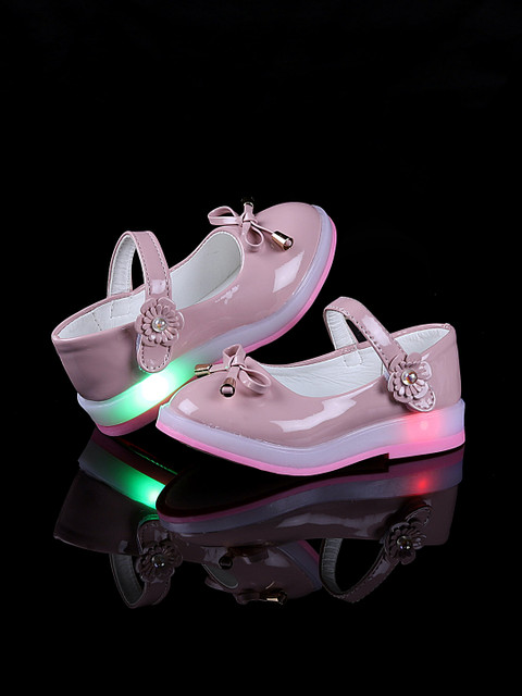 

Walktrendy Girls Pink Solid Ballerinas