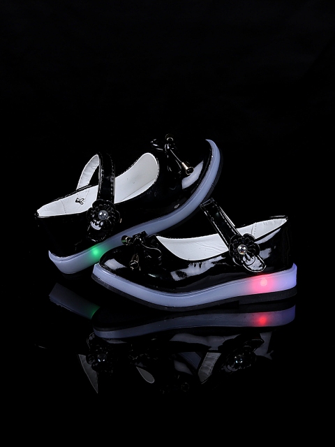 

Walktrendy Girls Black Solid Ballerinas