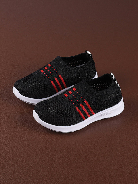 

Walktrendy Kids Black Sneakers