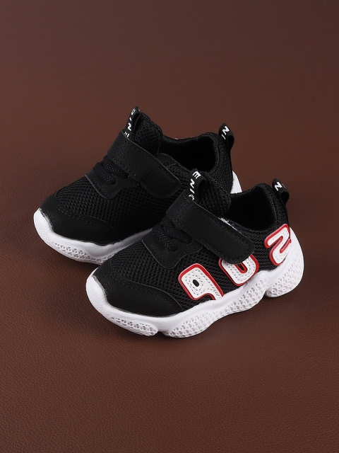 

Walktrendy Unisex Black Sneakers