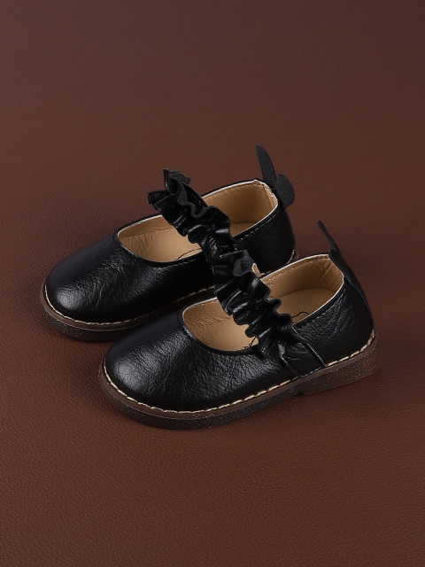 

Walktrendy Girls Black Solid Ballerinas