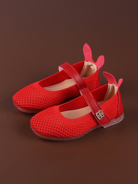 

Walktrendy Girls Red Solid Ballerinas