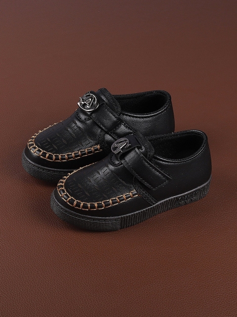 

Walktrendy Kids Black Sneakers