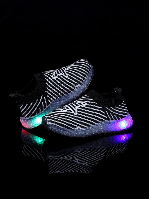 

Walktrendy Unisex Black Sneakers