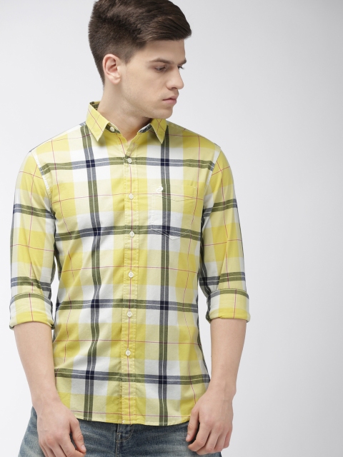 

Denizen From Levis Men Yellow & Navy Blue Regular Fit Checked Casual Shirt
