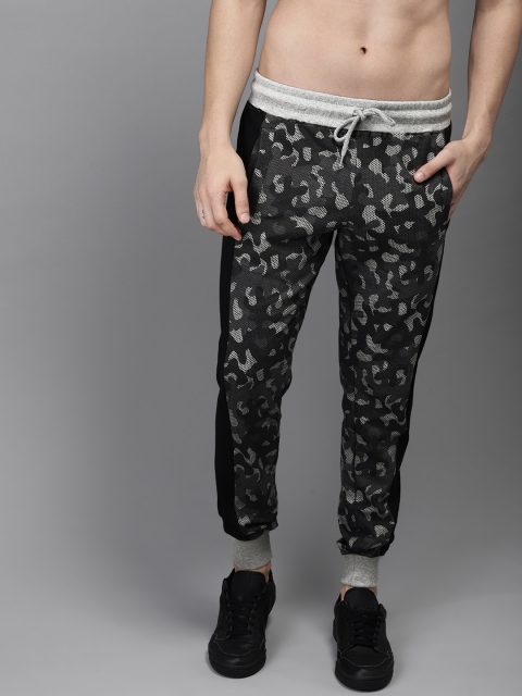 

HERE&NOW Men Grey & Black Printed Joggers