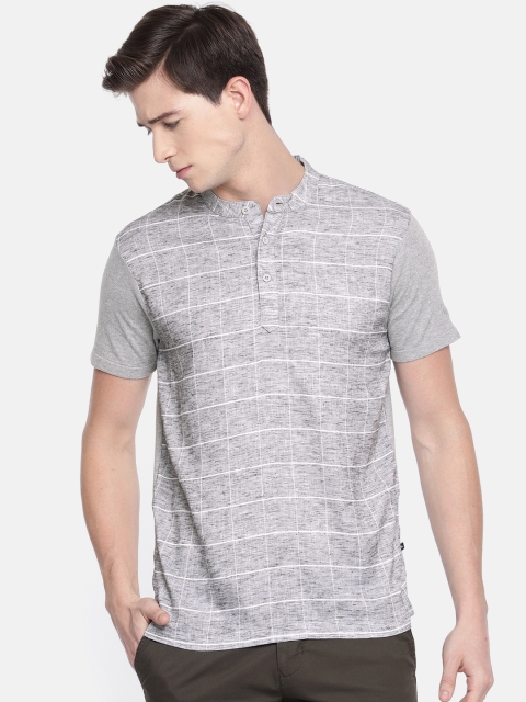 

Parx Men Grey & White Checked Henley Neck T-shirt