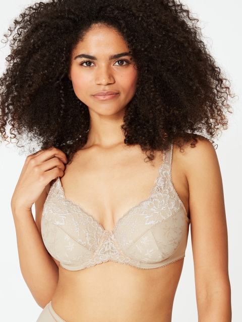 

Marks & Spencer Beige Lace Underwired Lightly Padded Everyday Bra T332440ALMOND