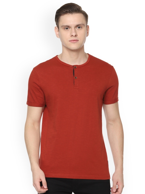 

People Men Red Solid Henley Neck T-shirt