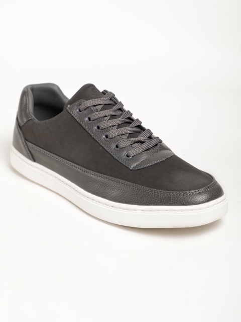 

LOCOMOTIVE Men Grey Sneakers